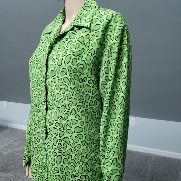 Milani Button Down Blouse - Picture 2 of 5